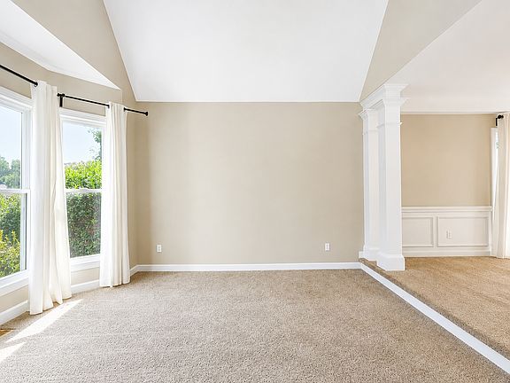 5th image of 9015 Chimney Ridge Trl