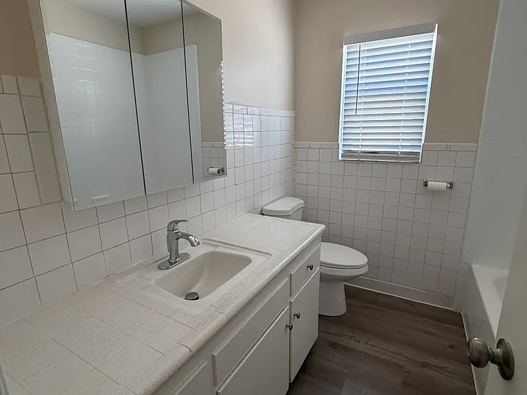 11600 Adenmoor Ave — Photo 8