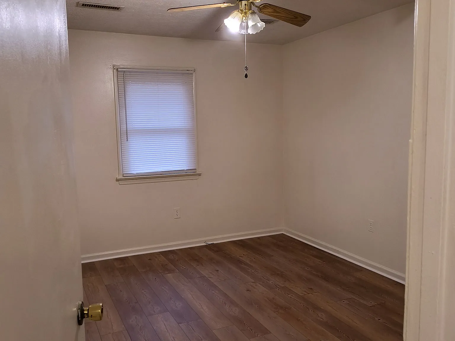 19605 Leesville Road - B — Photo 3