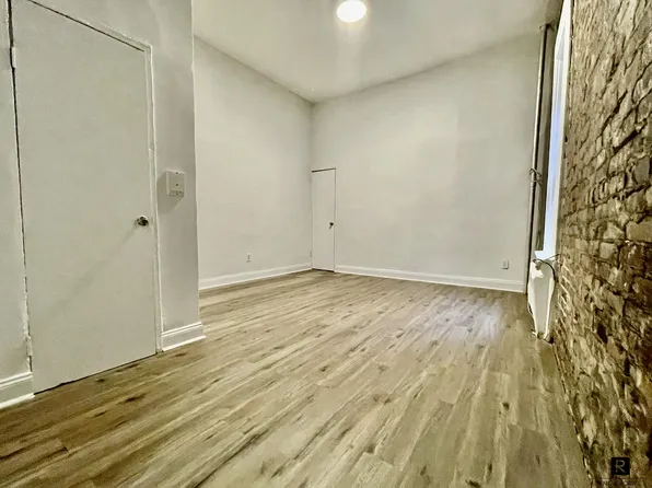 260 West 135th Street image 2 of 15