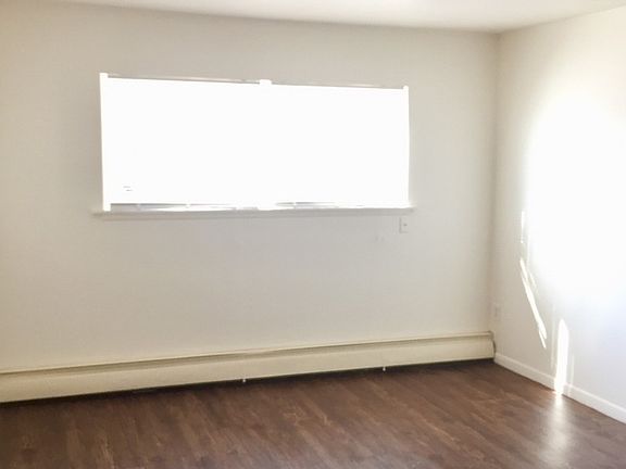 3rd image of 955 33rd St SE