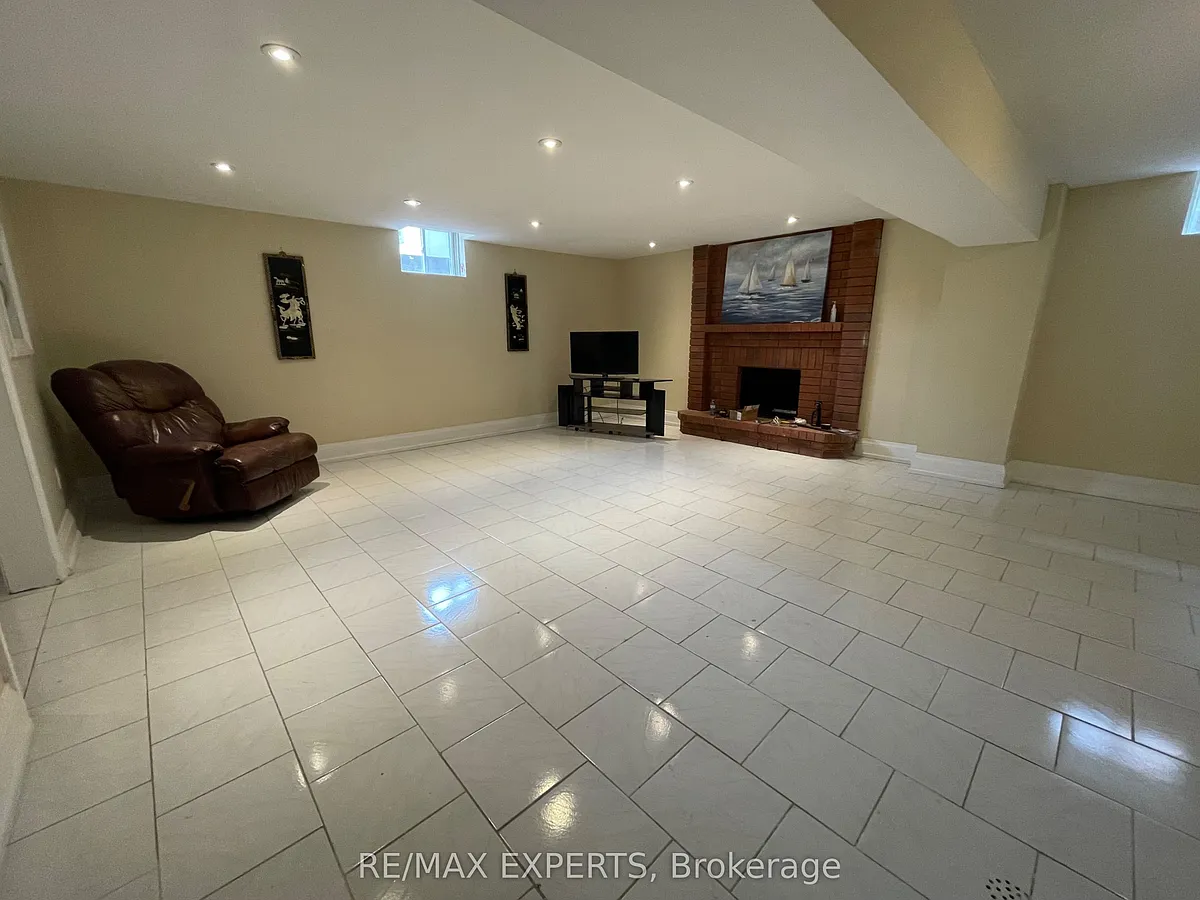 Photo 2 of 7 - 145 Columbus Ave #BASEMENT - Vaughan, ON Building Photo - 145 Columbus Ave #BASEMENT