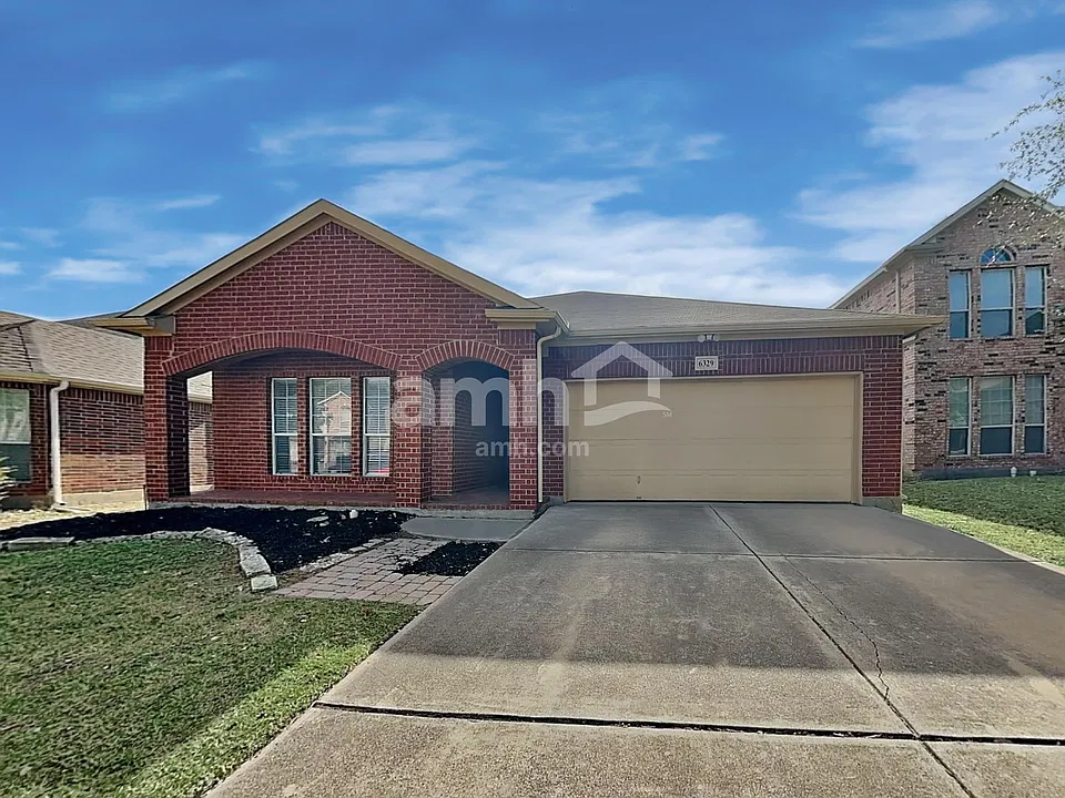6329 Ferncreek Ln