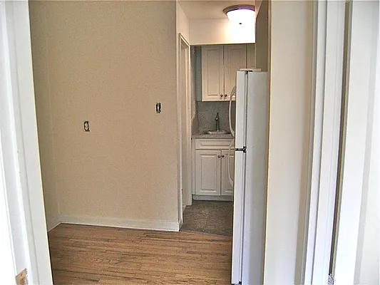 Rented by City Connections Realty | media 79