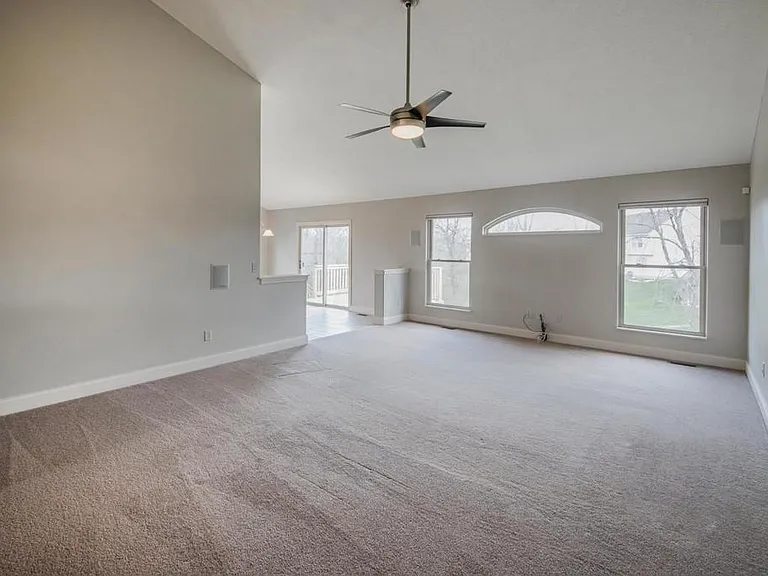 2323 Charoe St — Photo 5