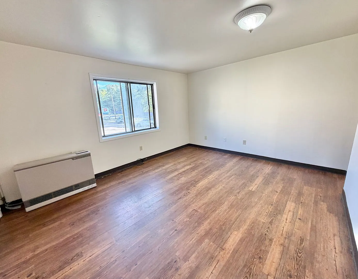 1036 North Avenue — Photo 4