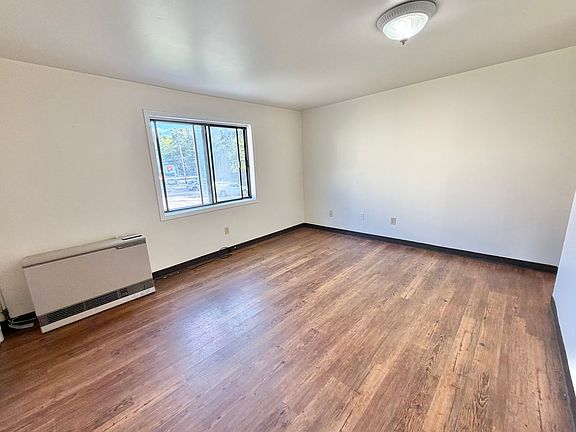 4th image of 1036 North Ave APT 2
