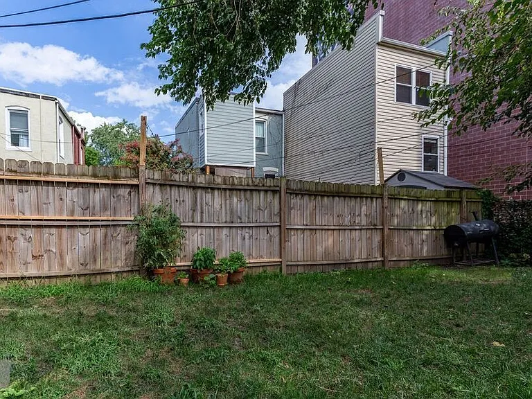 329 K St NE #1 — Photo 19