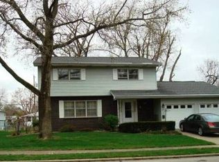 1865 N Oakcrest Ave, Decatur, IL 62526