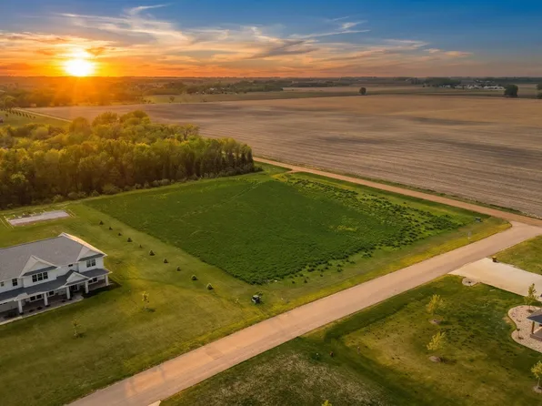 27201 Cedar Ridge Ct, Harrisburg, SD 57032