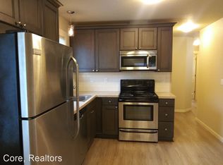 8249 SE Taylor St, Portland, OR 97216