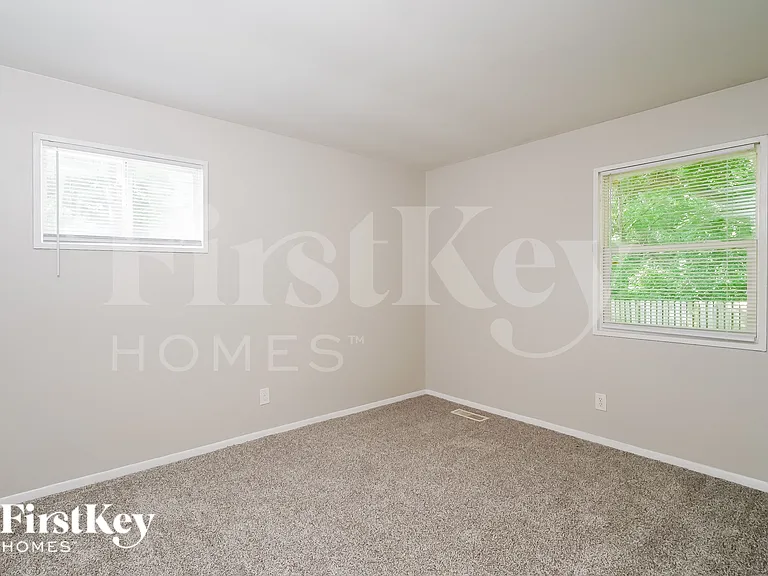 4315 Standish Dr — Photo 12