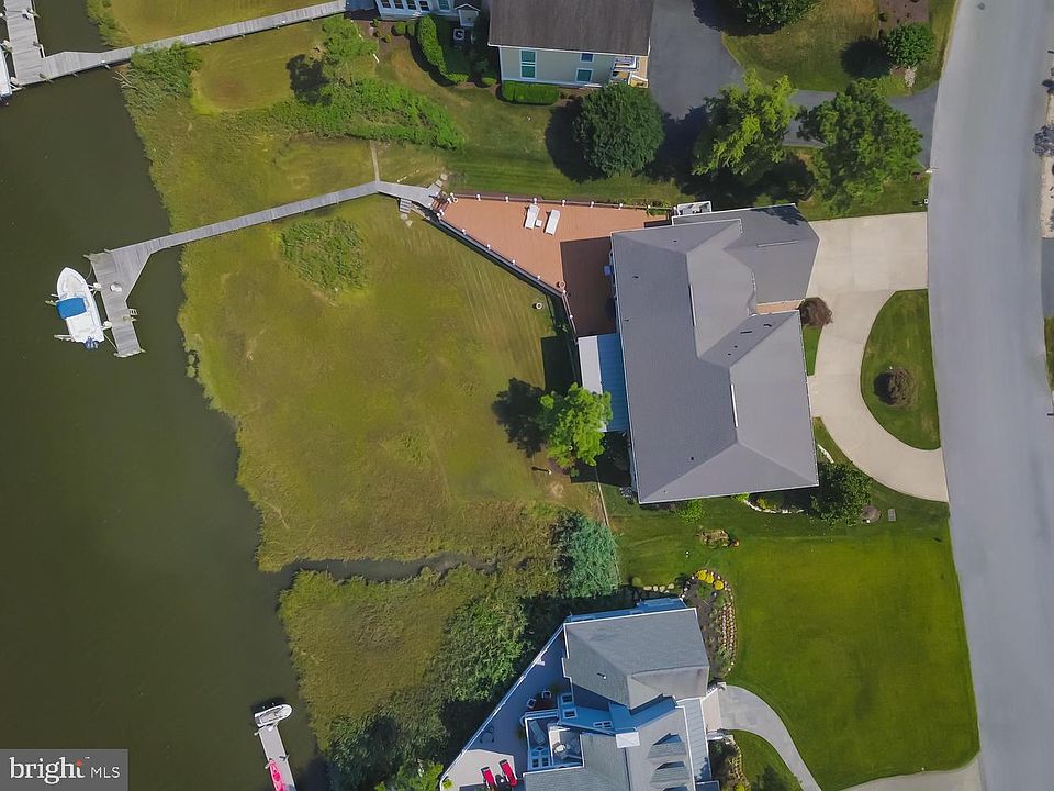 1st image of 133 E Side Dr