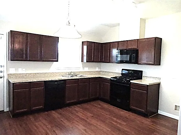 5931 Brenwood Trails Ln — Photo 2