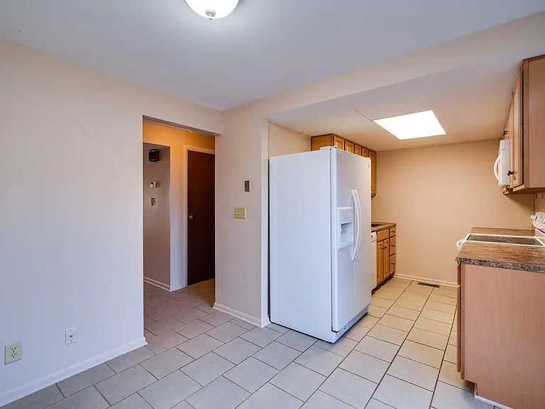 1123 Charleston Ct — Photo 19