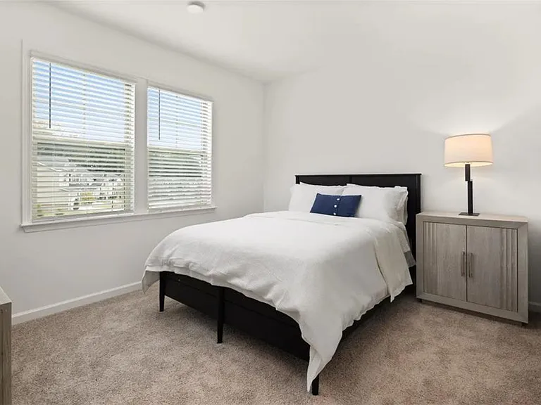1735 Wellston Dr — Photo 12