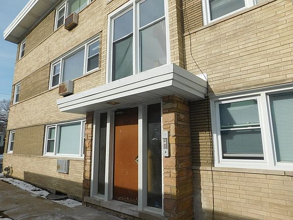 2nd image of 929 S Oak Park Ave APT 3SE