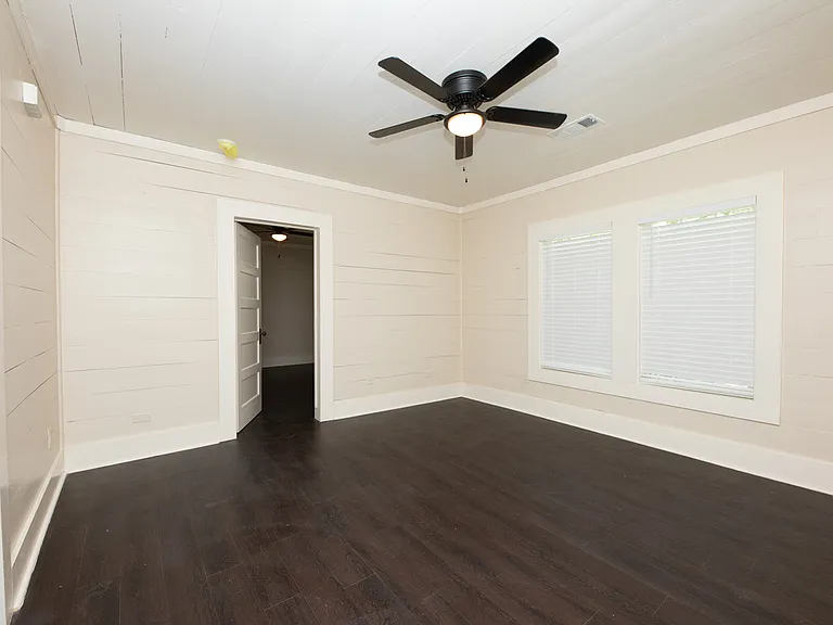 335 Husk Ln — Photo 4