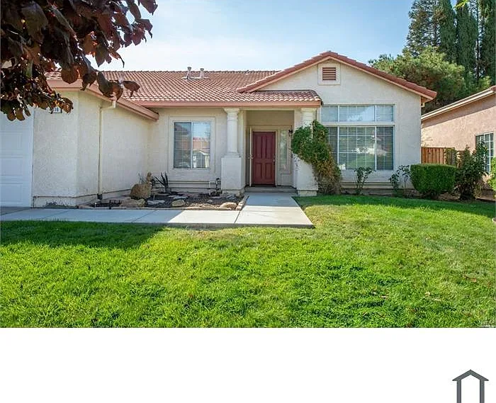4 bed, 1837 sqft, $4,195 — Photo 2