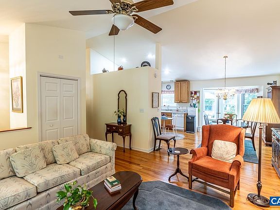 4th image of 287 Jefferson Dr