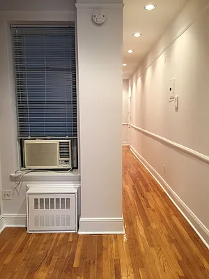 Rented by Metropolis Real Estate of Manhattan | media 23