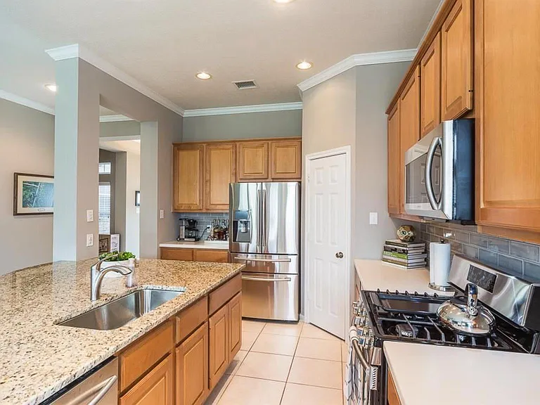 24023 Northshire Ln — Photo 12