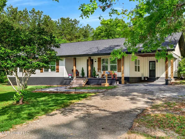 469 Highway 26 E, Poplarville, MS 39470