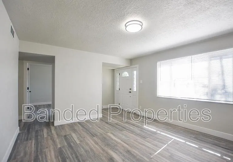 5155 S 4660 W — Photo 1