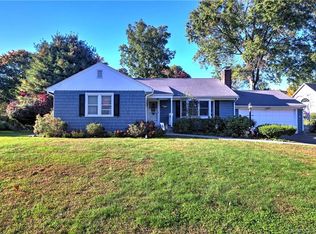 2 Morningside Ter, Trumbull, CT 06611