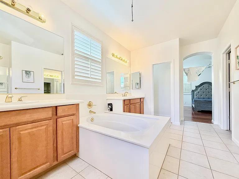 863 Dederick Ct — Photo 48