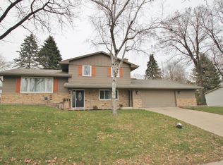 3840 Boone Ave N, New Hope, MN 55427