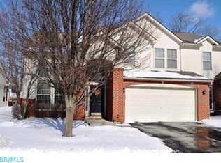 324 Postage Cir, Pickerington, OH