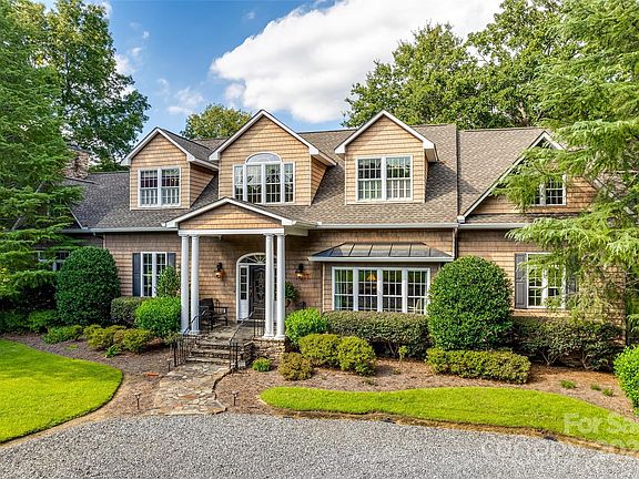 3rd image of 2892 Lake Wylie Dr