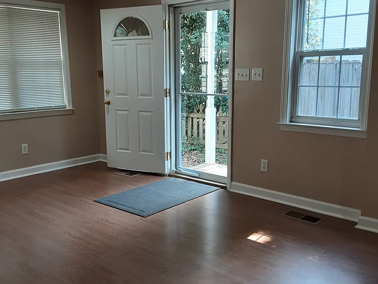 4100 Castlewood Rd — Photo 23