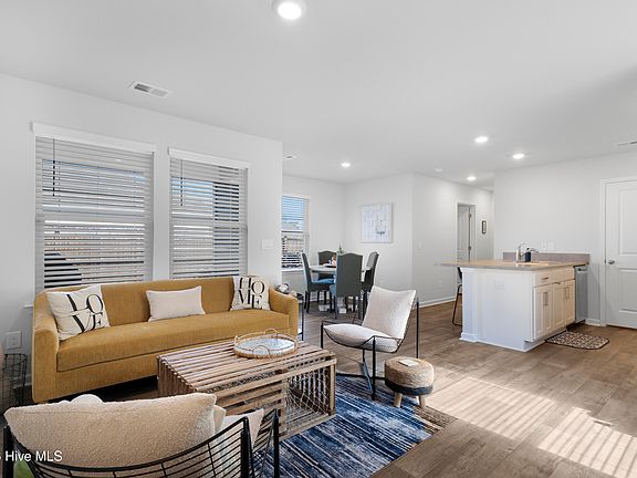 4th image of 303 Azimuth Drive