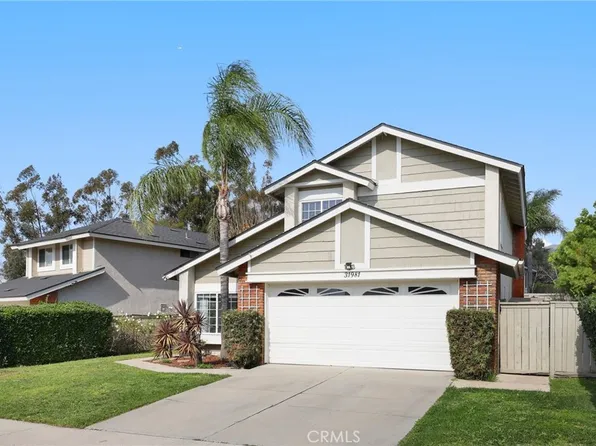 31981 Lazy Glen Ln, Trabuco Canyon, CA 92679