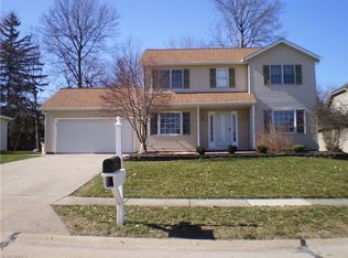 1238 Rae Rd, Lyndhurst, OH 44124