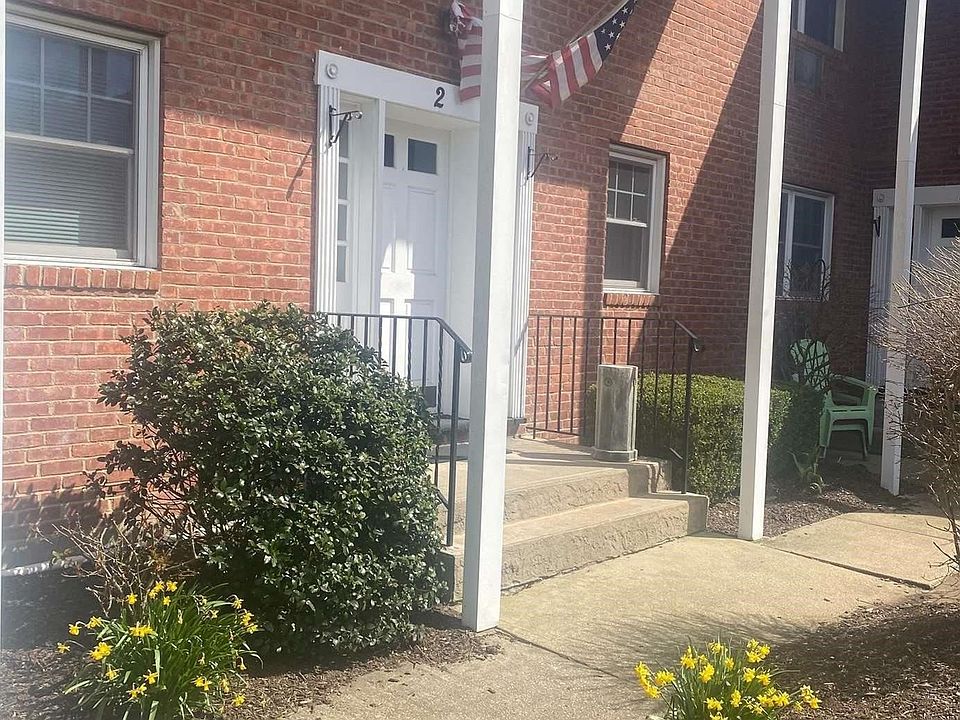 1st image of 297 Merrick Rd APT 2A