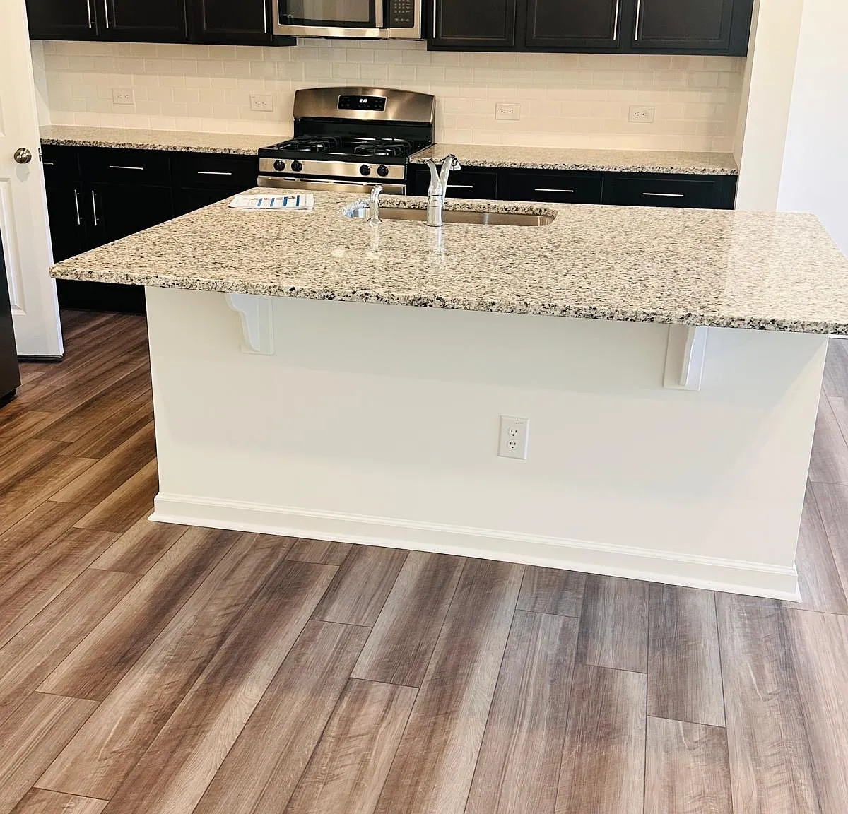 3 bed, 2.5 bath, 2178 sqft, $1,895 — Photo 4