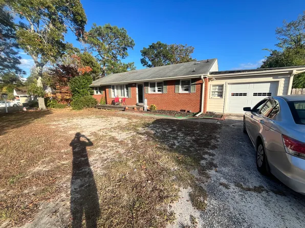 3325 Boone Trl, Fayetteville, NC 28306
