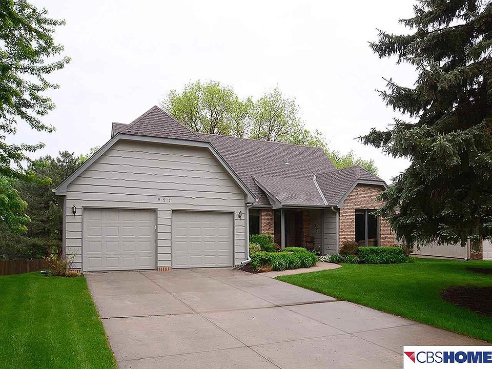 1st image of 927 S 156th Ave