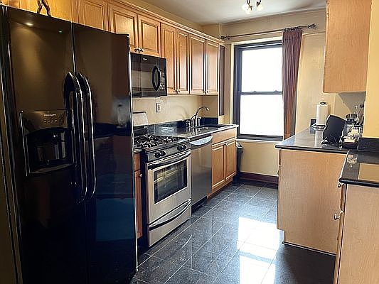 1st image of 413 Grand St APT F1904