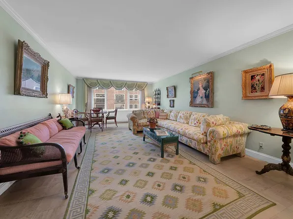 114 E 72nd St APT 9C, New York, NY 10021