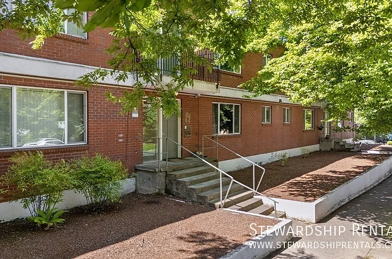 1020 E 18th Ave #1 — Photo 2