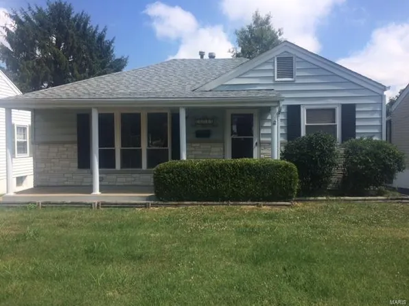 10741 Saint Lawrence Ln, Saint Ann, MO 63074