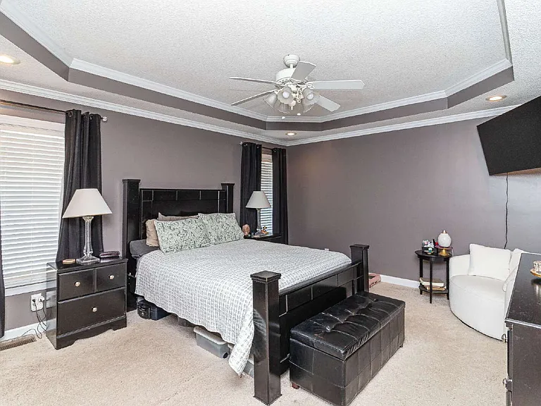 200 Ashworth Dr — Photo 20