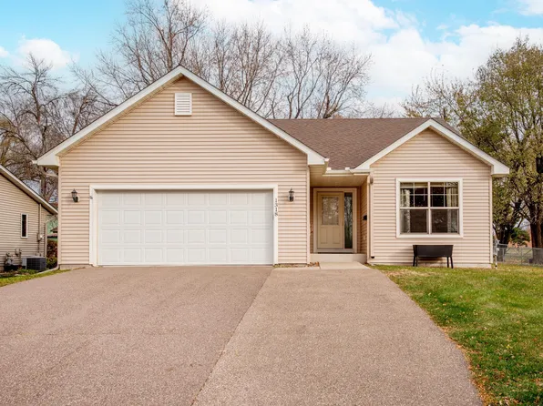 1318 Summit Ave, Saint Paul Park, MN 55071
