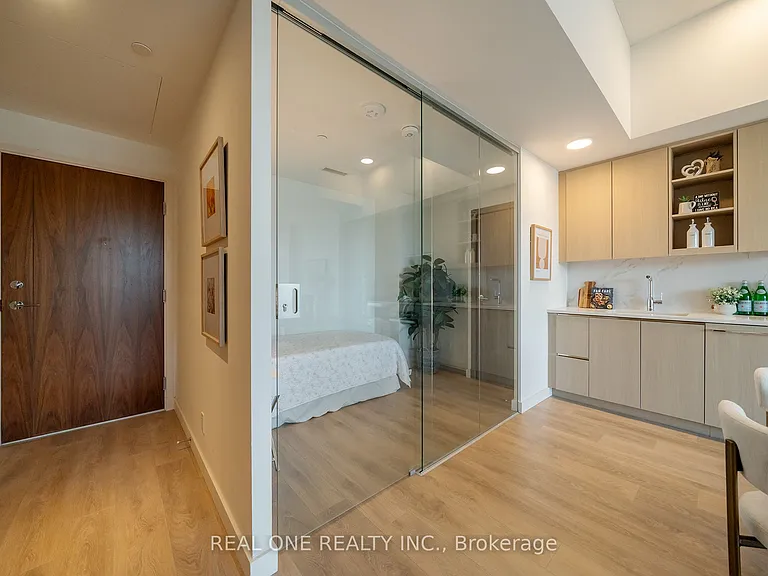 25 McMahon Dr #503 — Photo 8
