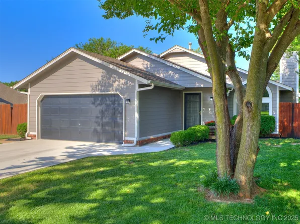 4004 S Sycamore Ave, Broken Arrow, OK 74011