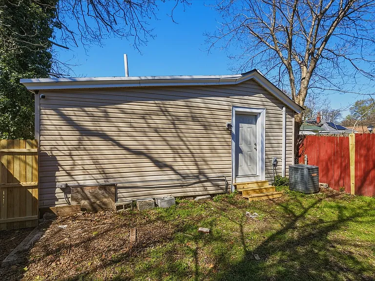 720 Forbes St — Photo 26